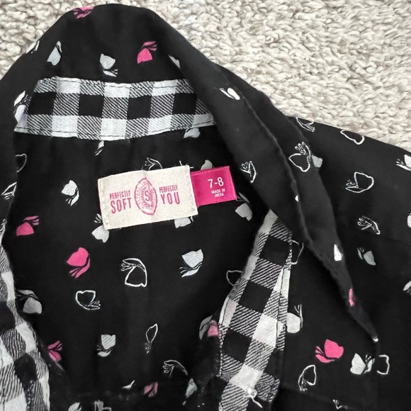 Bundle of five girl button down shirts - Picture 5 of 14